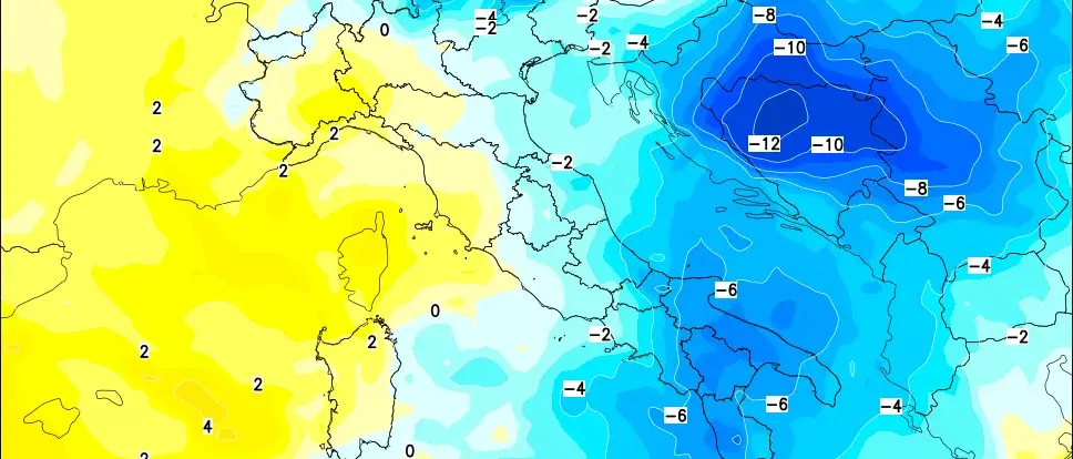 Ancora caldo in Calabria e picchi di 37 gradi, ma sta per finire: nel weekend temperature in calo fino a 8 gradi\n