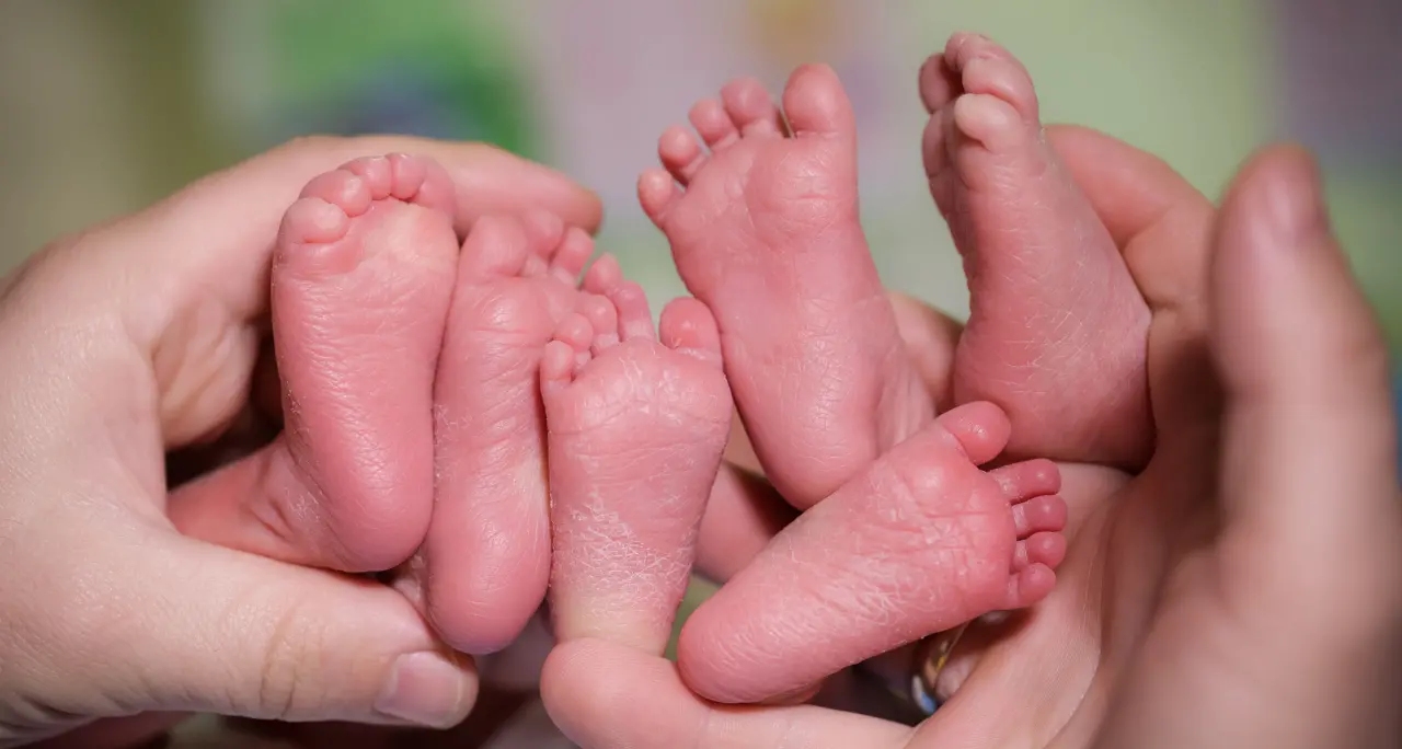 Da Cosenza a Milano per salvare due gemellini con un intervento in utero: tornano a casa i piccoli\n