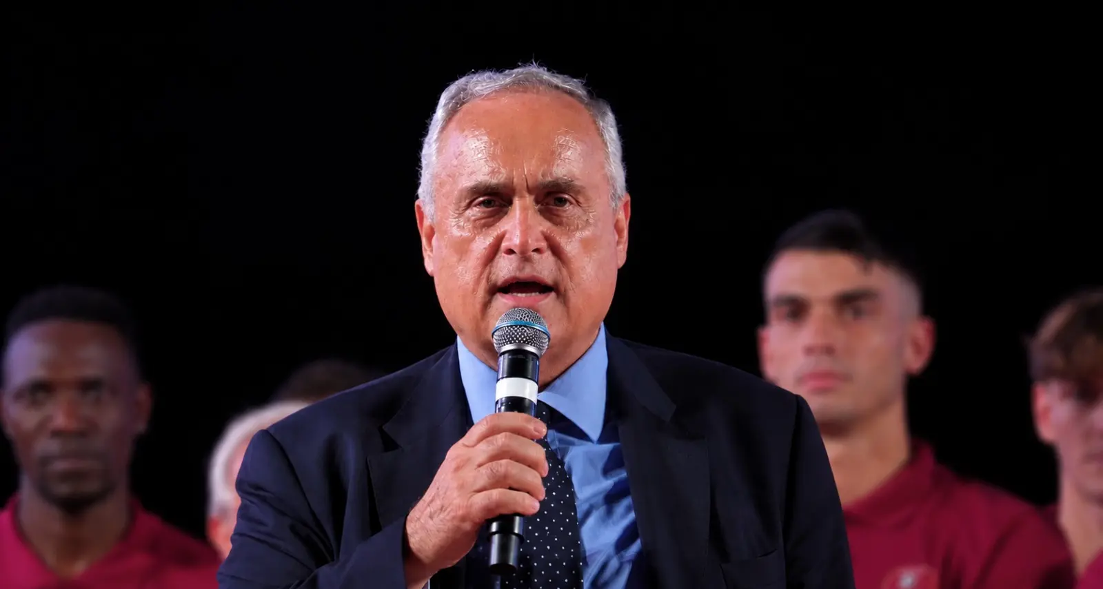 L'attesa, il campo e il feeling con Reggio, Lotito allo specchio: «Ogni volta che vado lì vengo portato in trionfo»\n