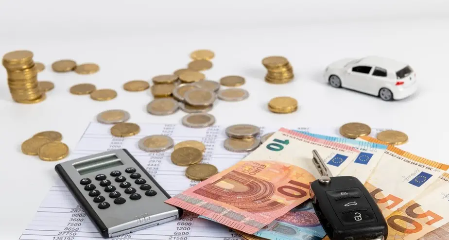Assicurazioni auto, a Vibo si pagano oltre 660 euro: solo Crotone è più cara in Calabria\n