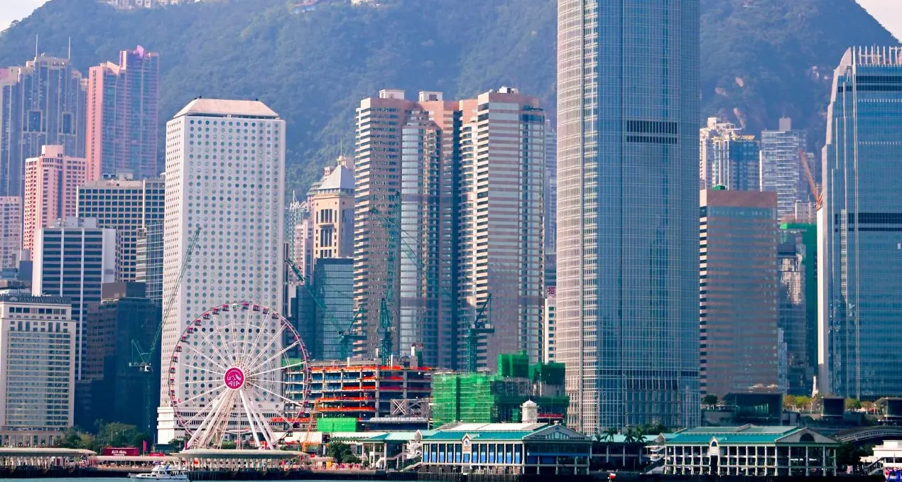 Commercio, la Calabria al Belt and road summit a Hong Kong. Montuoro: «Rafforziamo la nostra presenza nei mercati asiatici»\n