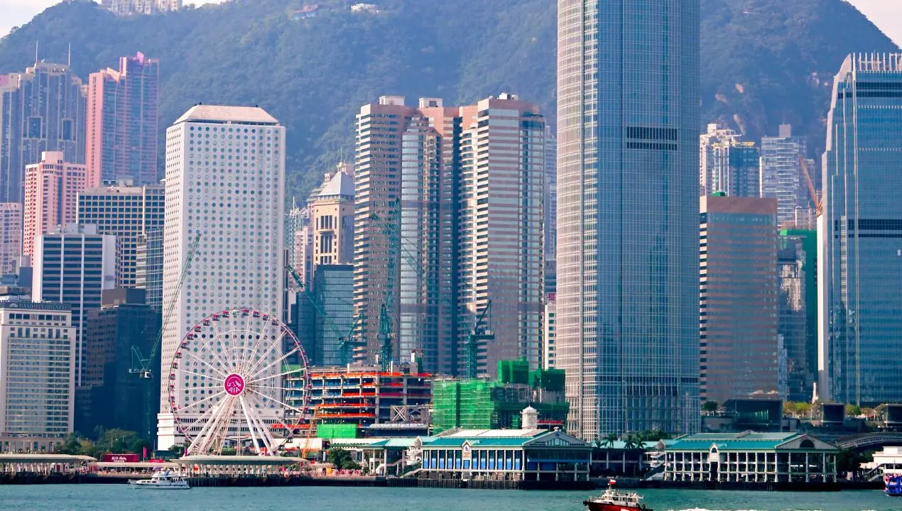 Commercio, la Calabria al Belt and road summit a Hong Kong. Montuoro: «Rafforziamo la nostra presenza nei mercati asiatici»\n