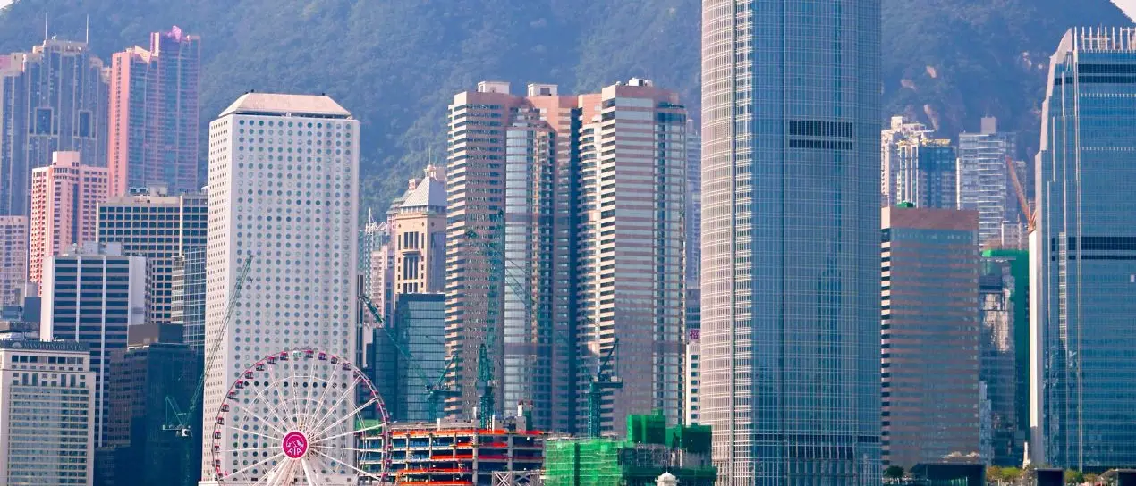 Commercio, la Calabria al Belt and road summit a Hong Kong. Montuoro: «Rafforziamo la nostra presenza nei mercati asiatici»\n