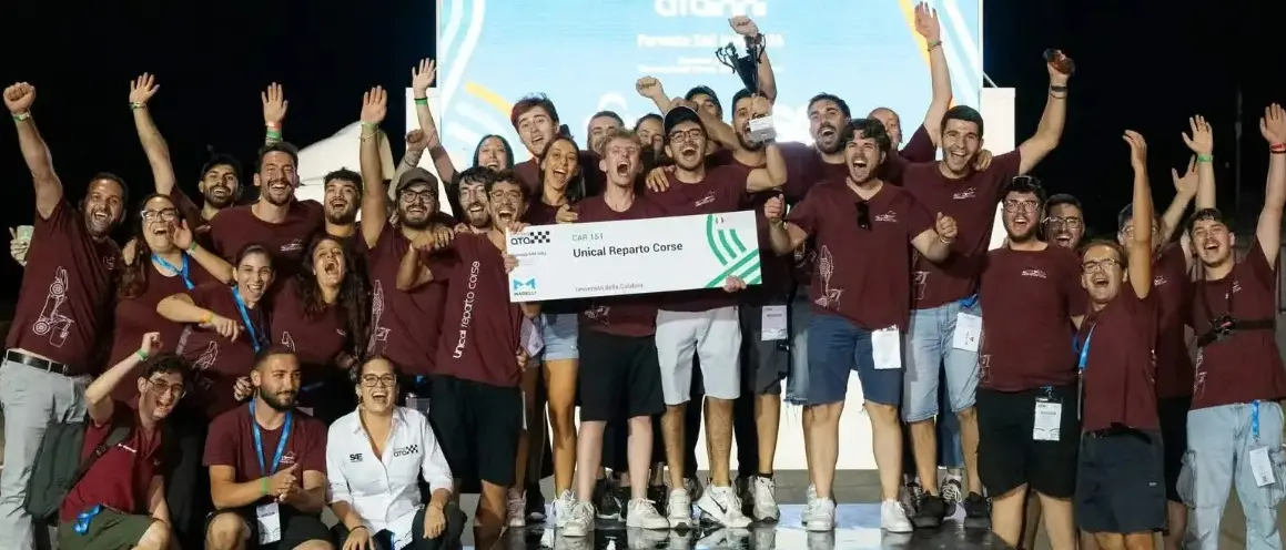 Unical Reparto Corse domina la Formula Sae\u00A0Italy 2026: doppio successo nella categoria elettrica e nel Business Plan\n
