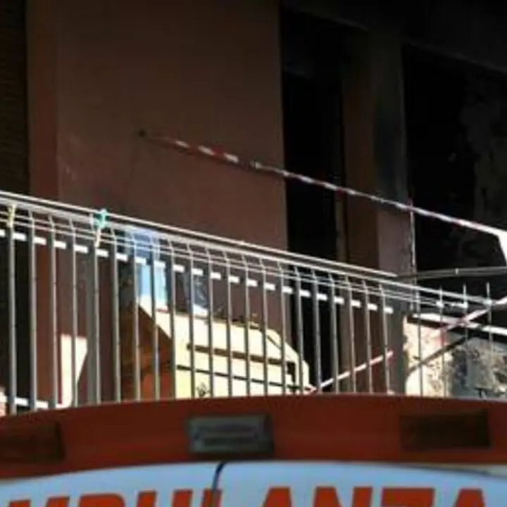Tragedia a Genova, bimbo di 5 anni cade da una finestra al terzo piano e muore\n
