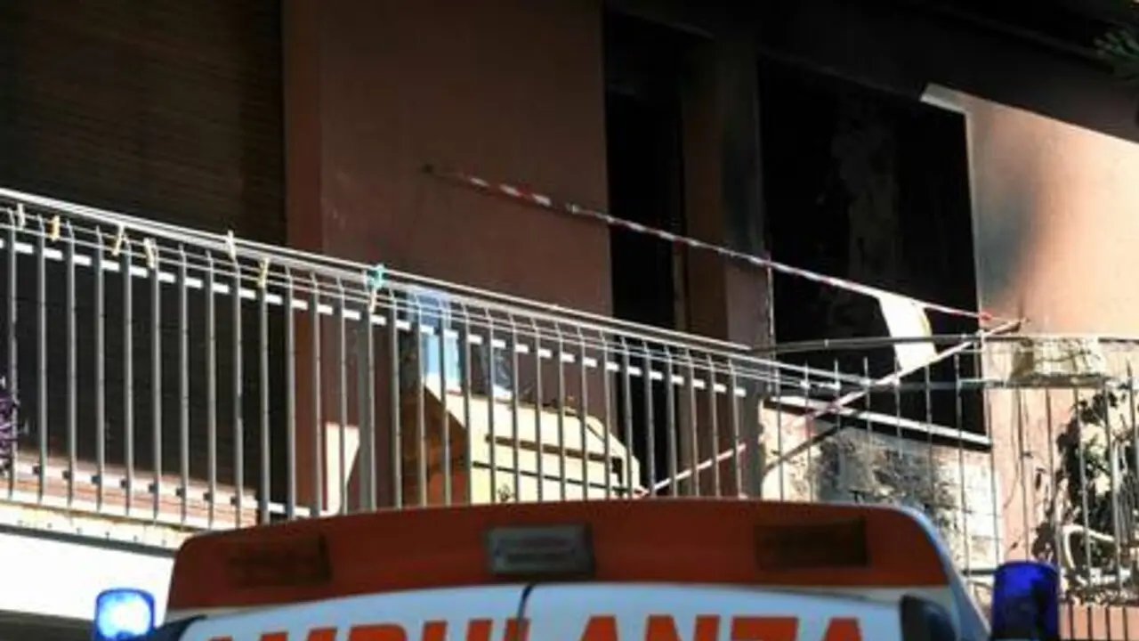 Tragedia a Genova, bimbo di 5 anni cade da una finestra al terzo piano e muore\n