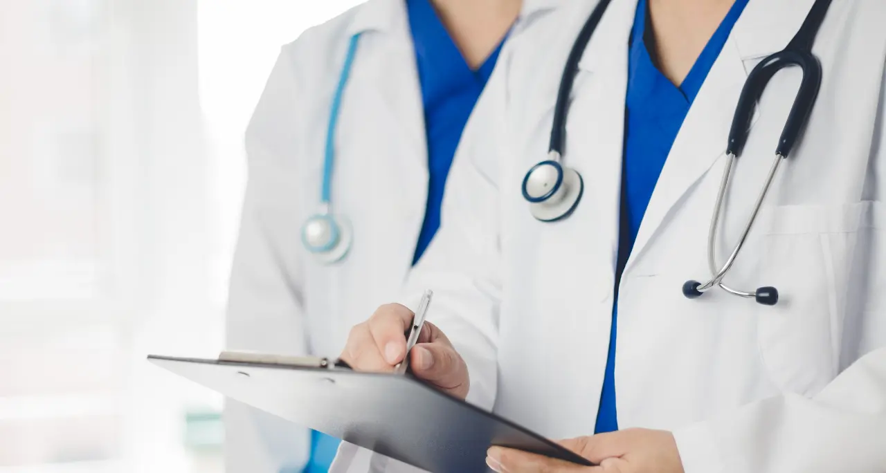 Asp di Vibo, lavorare oltre l’orario può valere 100 euro l’ora: fissati i compensi per medici, infermieri e personale sanitario\n