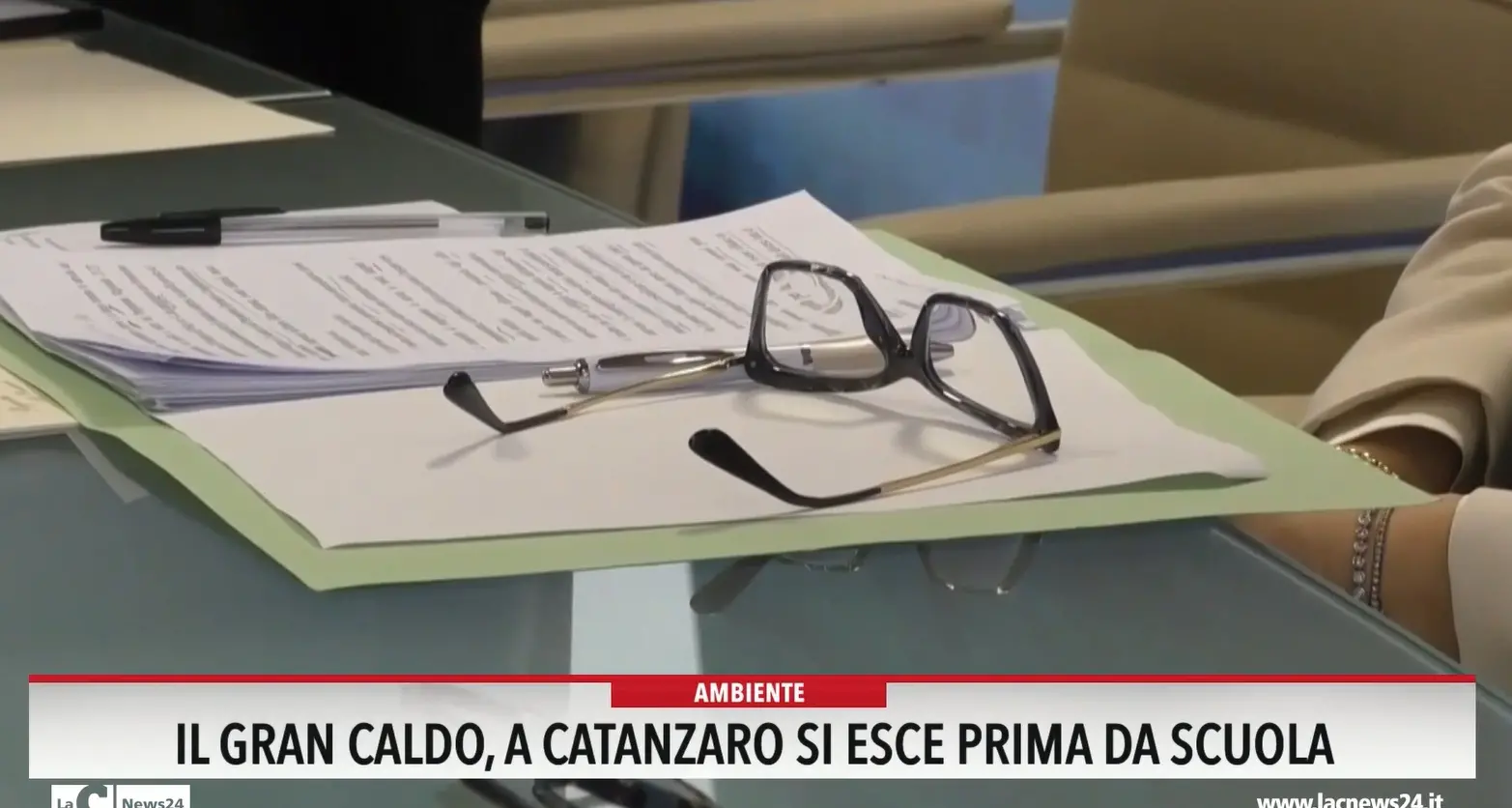 Il gran caldo, a Catanzaro si esce prima da scuola