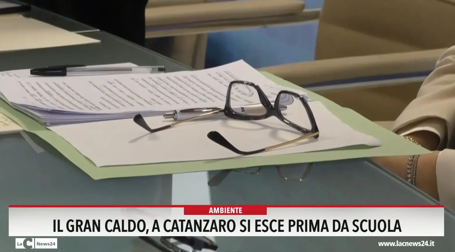 Il gran caldo, a Catanzaro si esce prima da scuola