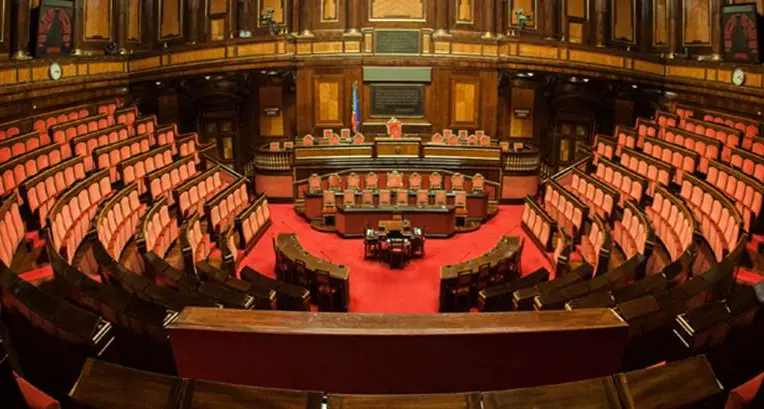 Legge elettorale, il nodo preferenze riapre lo scontro nella maggioranza: Fratelli d’Italia valuta i sub emendamenti del Pd\n