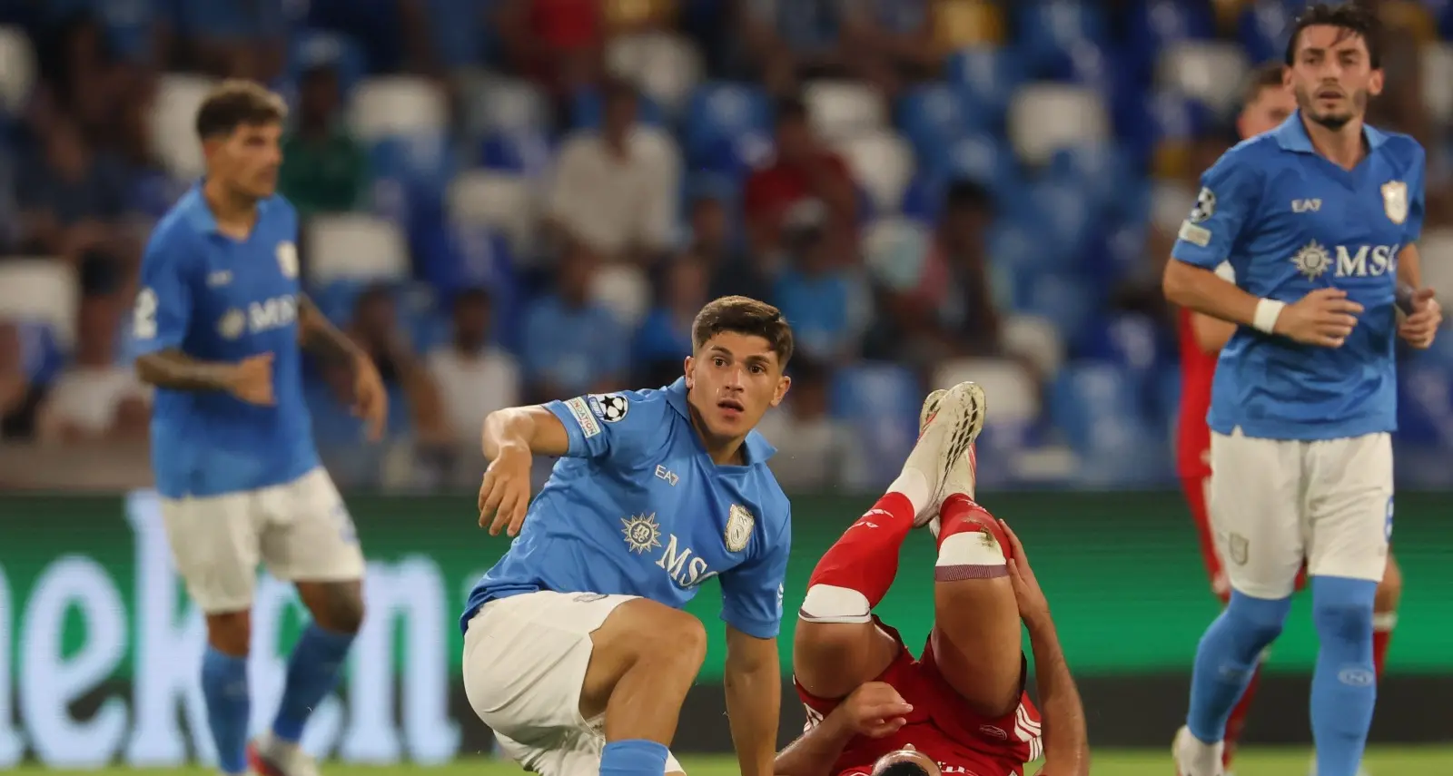 <p>Africo, Catanzaro, la Nazionale e ora la Champions:<span style=\"color:hsl(0, 75%, 60%);\"> Costantino Favasuli continua a correre</span> verso i suoi sogni</p>