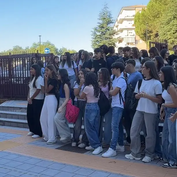 Rende, al Liceo classico “Gioacchino da Fiore” è suonata la prima campanella | FOTOGALLERY\n