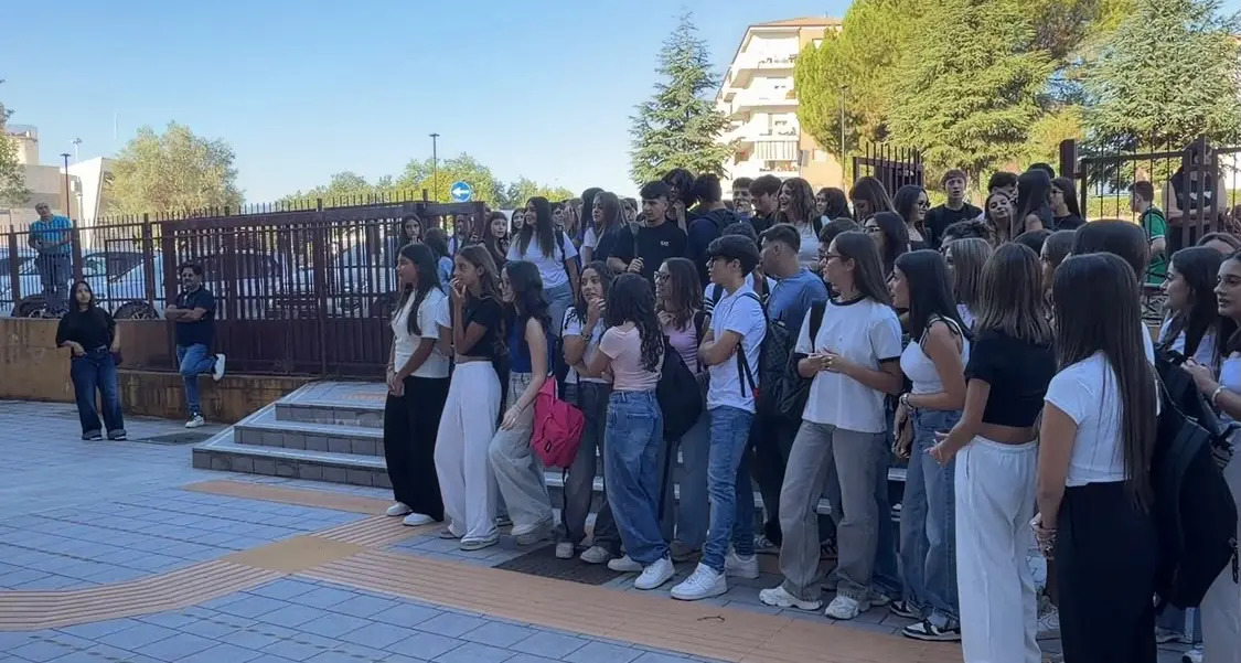 Rende, al Liceo classico “Gioacchino da Fiore” è suonata la prima campanella | FOTOGALLERY\n