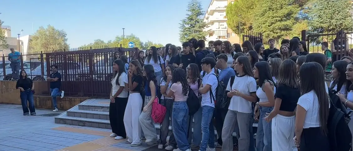 Rende, al Liceo classico “Gioacchino da Fiore” è suonata la prima campanella | FOTOGALLERY\n