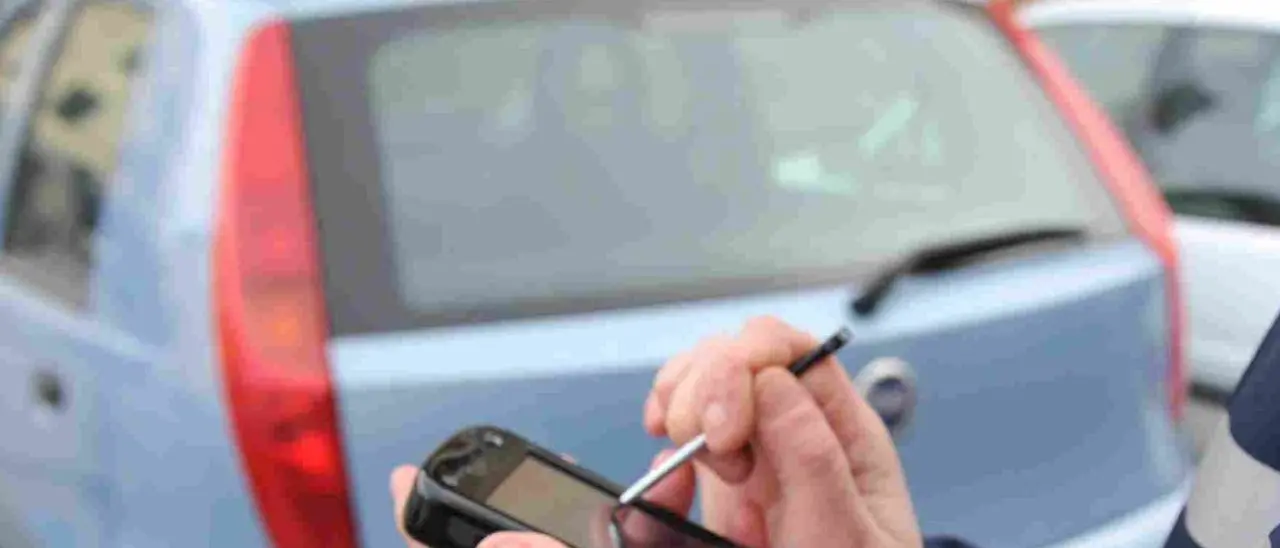 Multe stradali \"su misura\", tolleranza al 10% per le soste nelle strisce blu e stangate su cellulari e Rc auto\n