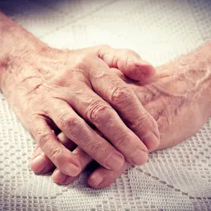 Pavia di Udine, accoltella il padre di 91 anni in casa di riposo e si costituisce\n
