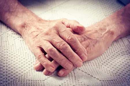 Pavia di Udine, accoltella il padre di 91 anni in casa di riposo e si costituisce\n