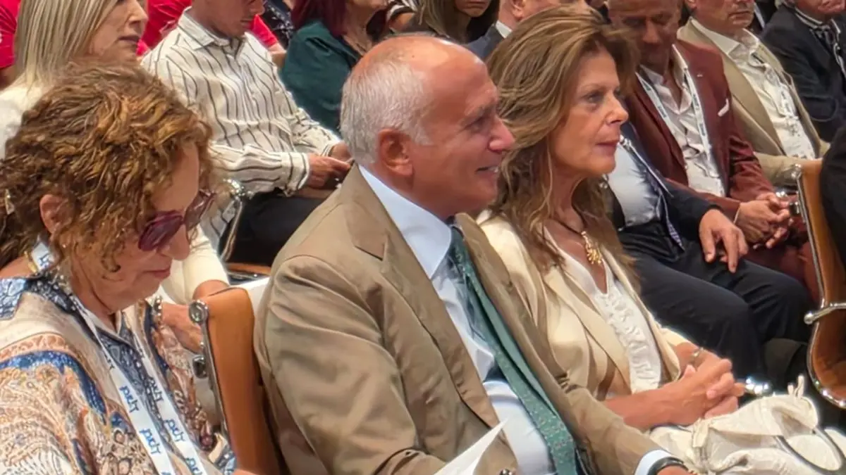 <p>Il sindaco di Cosenza Franz Caruso durante la conferenza stampa dell'Asp di Cosenza sulla nuova rete sanitaria territoriale</p>\\n