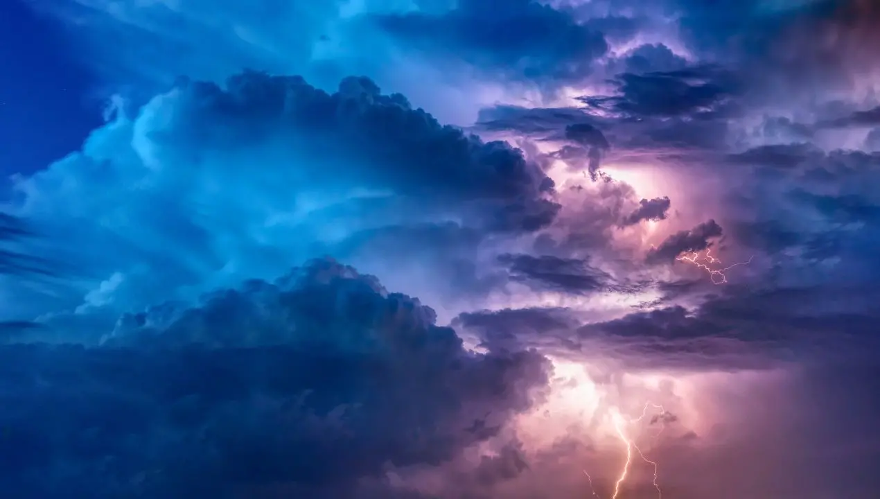 Vibonese, svolta meteo dopo il caldo record: nel weekend\u00A0temperature giù e\u00A0forti temporali in arrivo\n