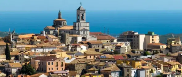 Catanzaro si candida al bando per la transizione verso la TARIP: un progetto da 1,7 milioni di euro per innovare la gestione dei rifiuti e valorizzare i comportamenti virtuosi
