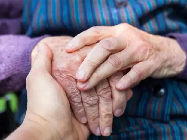 “Ovunque tu sia. Noi ci siamo”: la Fondazione RaGi trasforma il Mese dell’Alzheimer in un abbraccio quotidiano alle famiglie