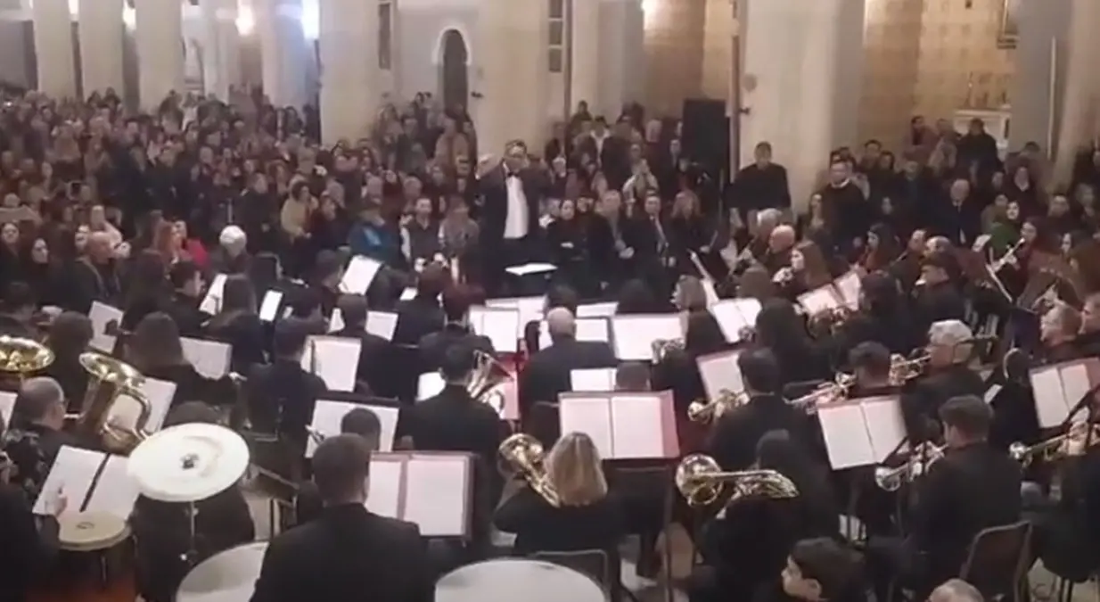 Bande musicali escluse dalle Feste mariane, la minoranza insorge: «Si cancella una tradizione della città»\n