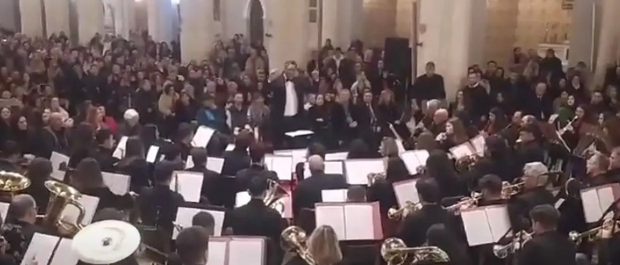Bande musicali escluse dalle Feste mariane, la minoranza insorge: «Si cancella una tradizione della città»\n