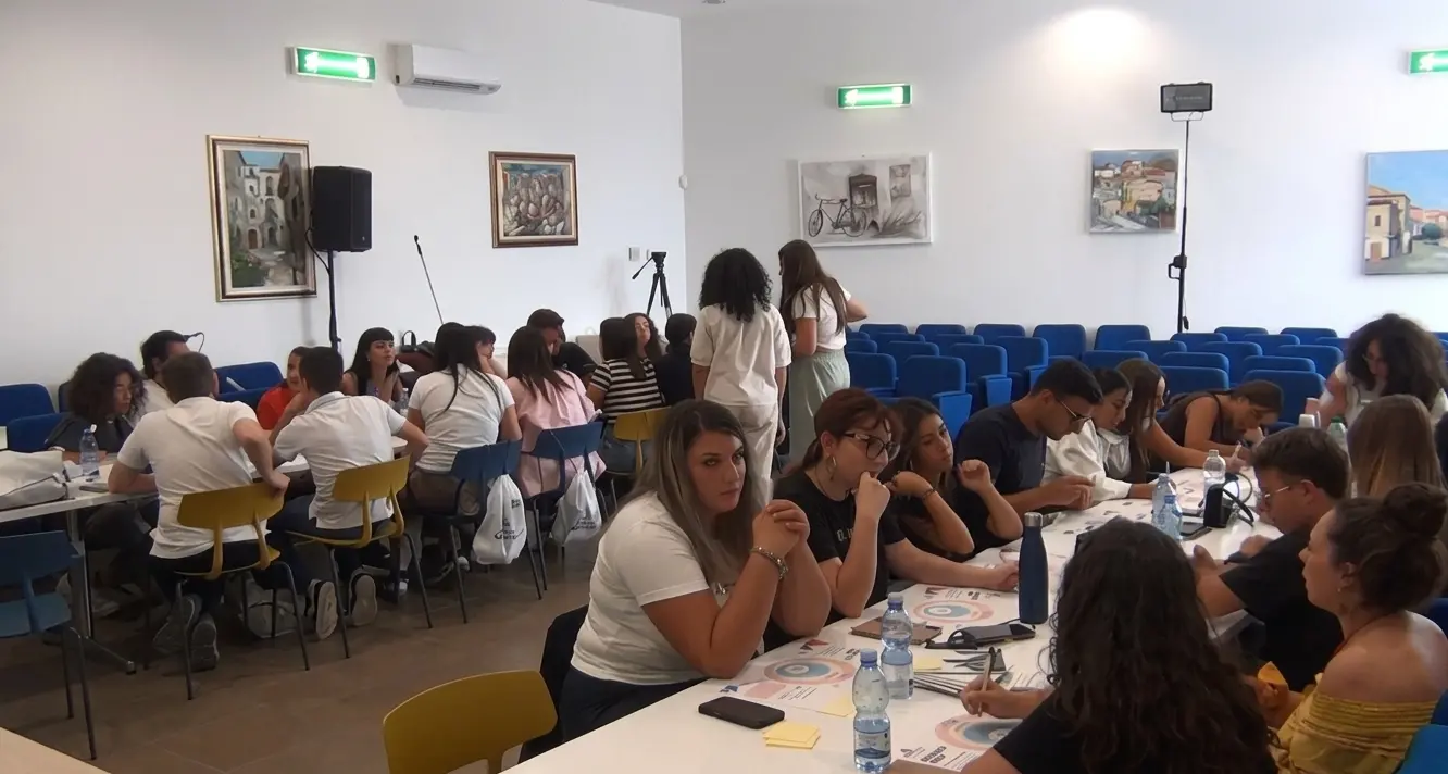 Cassano all’Ionio, la Summer School dà voce ai giovani: dalle loro idee nasce il Festival delle Opportunità 2027\n
