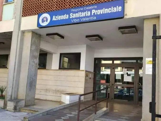 «Vi abbiamo favorito»: l’Asp si smarca dalle frasi shock della dottoressa Amore alla madre di Ivan Tavella ma l’assistenza resta al palo