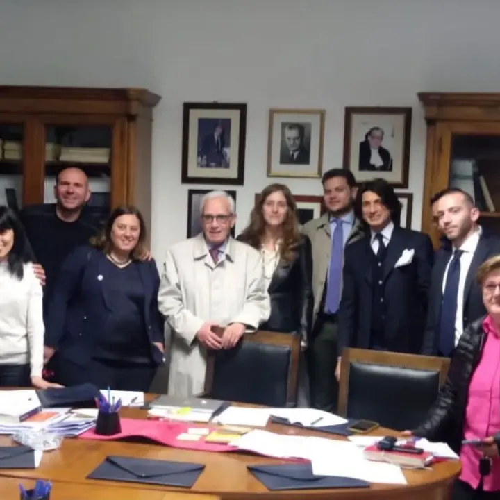 Il cordoglio della Camera Penale di Cosenza per la scomparsa dell’avvocato Calabrese: «Grazie Maestro!»\n