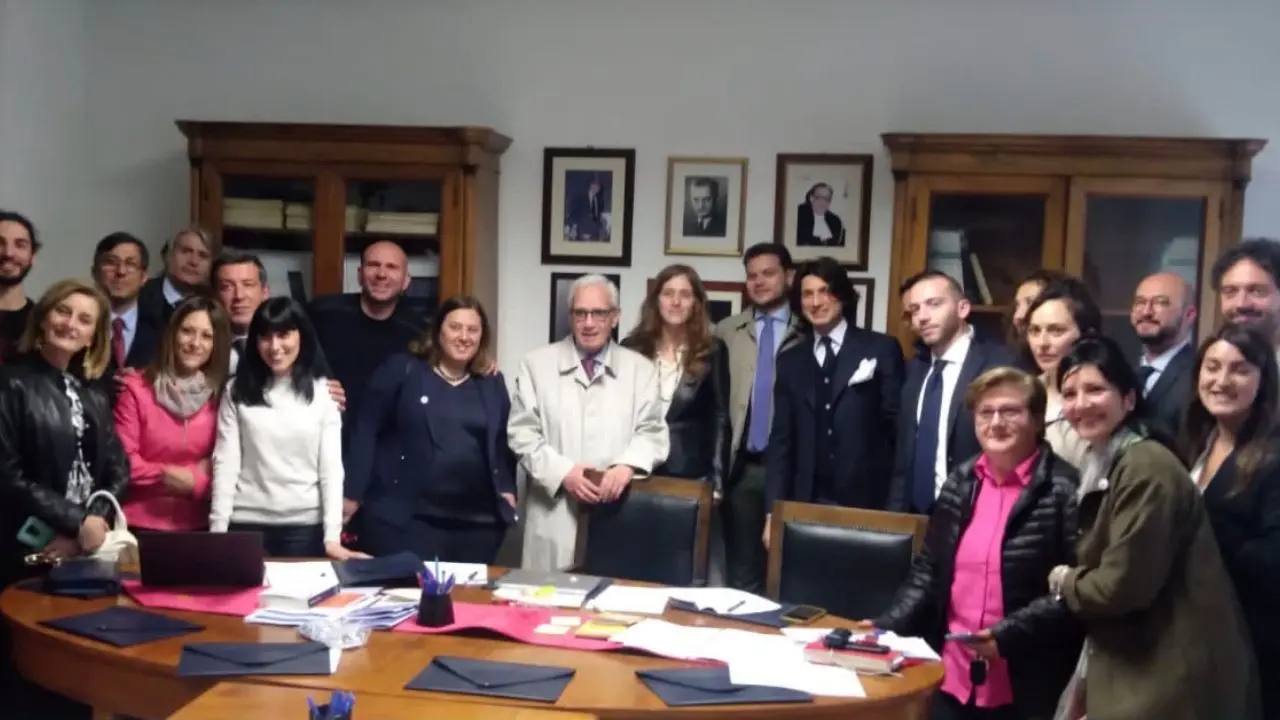 Il cordoglio della Camera Penale di Cosenza per la scomparsa dell’avvocato Calabrese: «Grazie Maestro!»\n