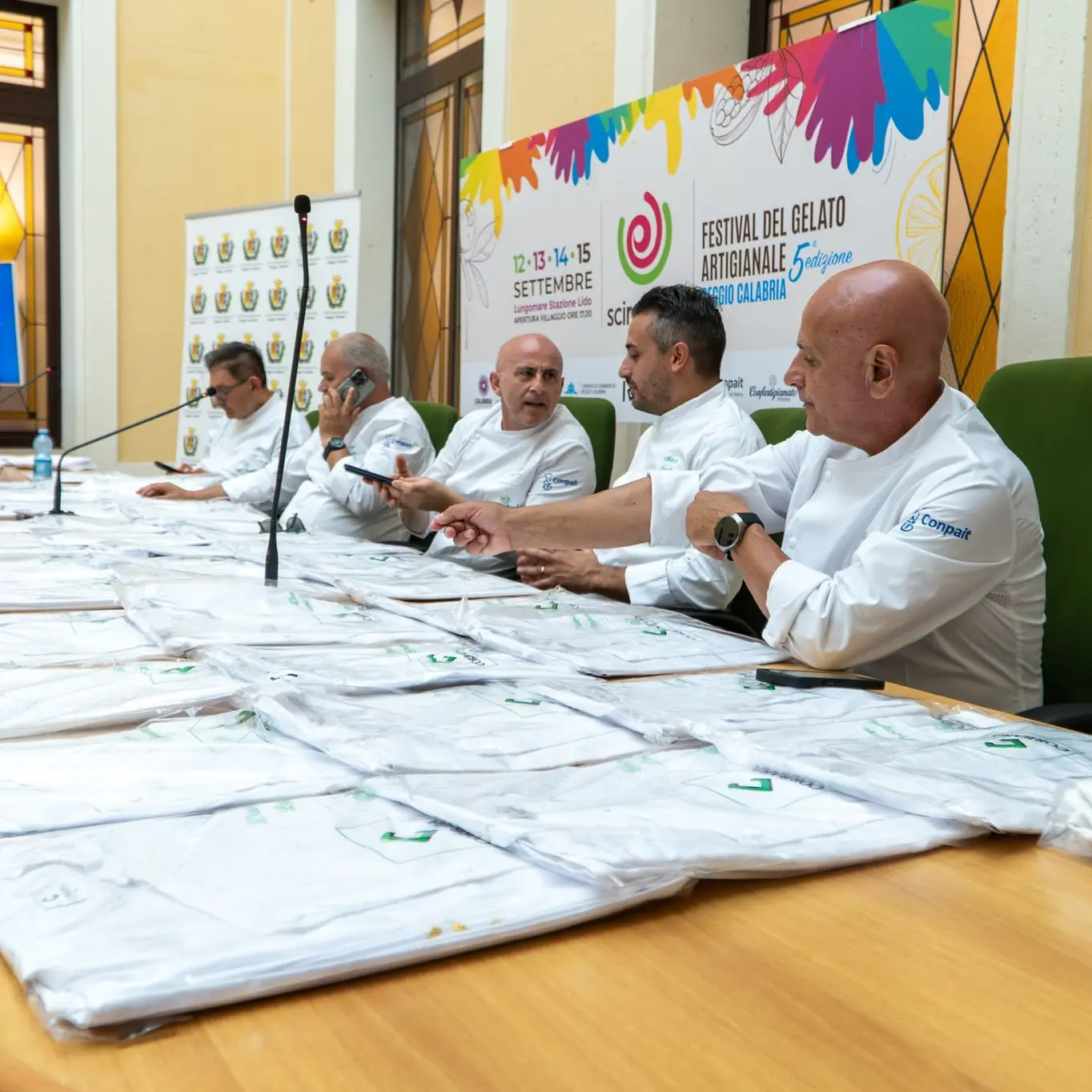 Scirubetta, il rito delle giacche dà il via al Festival: 34 maestri gelatieri da tutto il mondo a Reggio Calabria\n