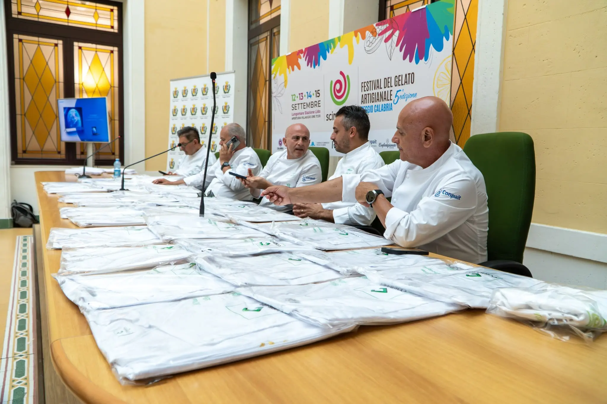 Scirubetta, il rito delle giacche dà il via al Festival: 34 maestri gelatieri da tutto il mondo a Reggio Calabria\n