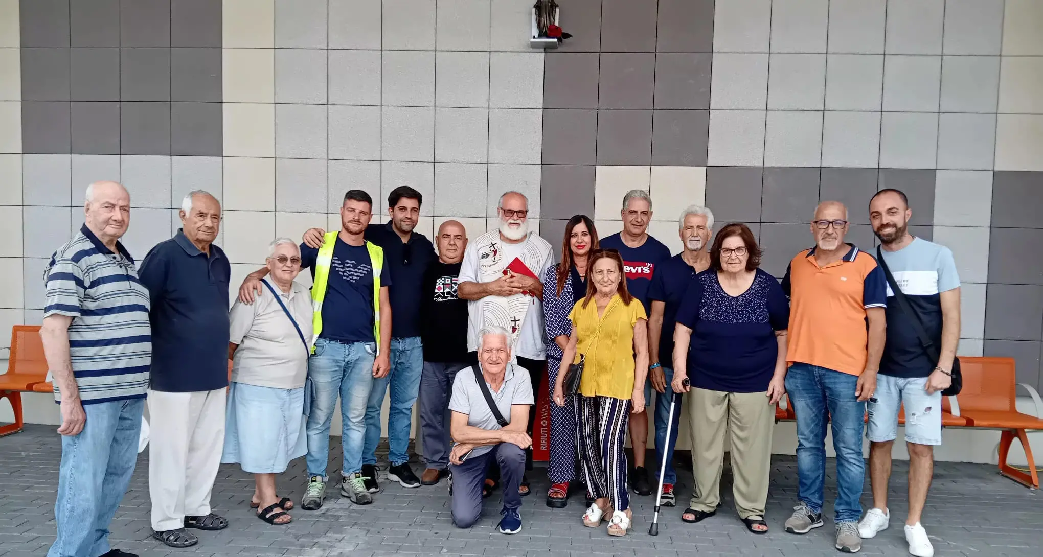 Inaugurata la statua della Madonna alla fermata “Santa Maria”. Iemma e Barberio: «Un segno di comunità»\n