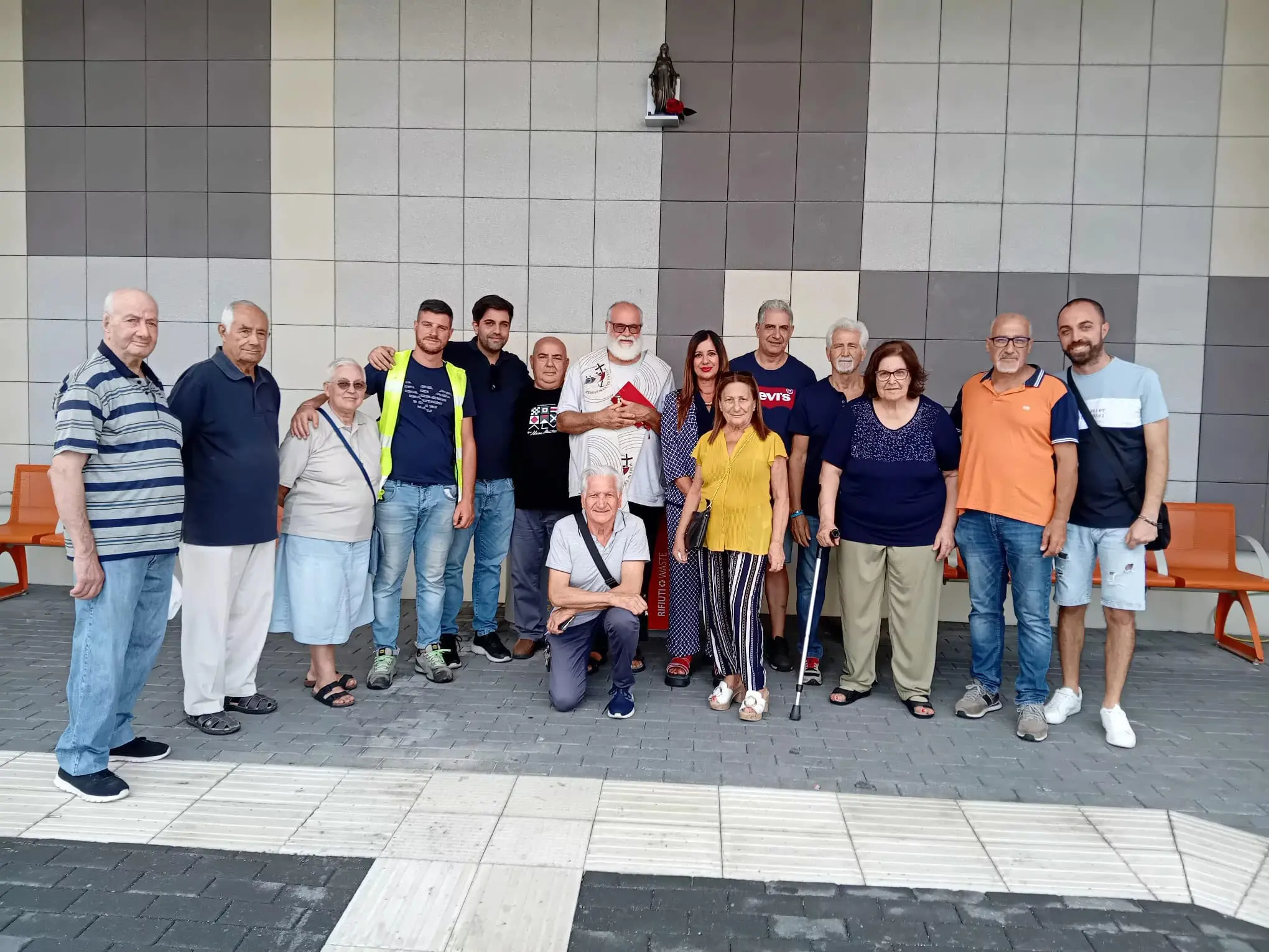 Inaugurata la statua della Madonna alla fermata “Santa Maria”. Iemma e Barberio: «Un segno di comunità»\n