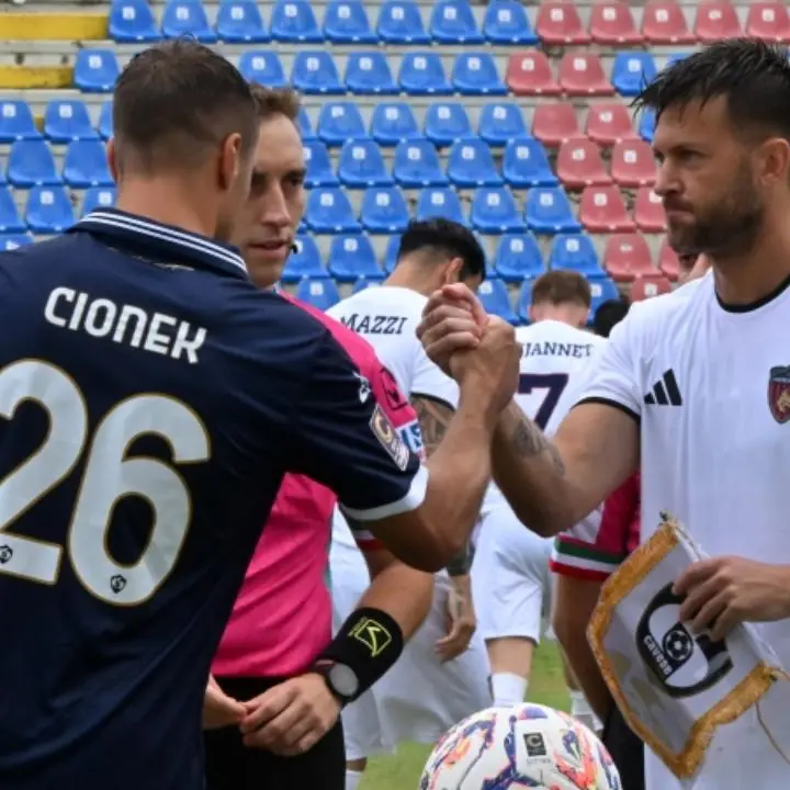 Cosenza-Cavese, vince la noia ma arriva il primo punto per i rossoblù (0-0)\n