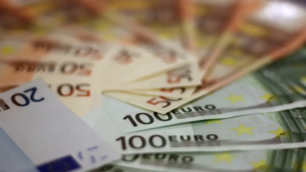 <p>Pagamenti, Calabria ultima in Italia: solo il 26,7% delle imprese salda puntualmente. <span style=\"color:hsl(0, 75%, 60%);\">Catanzaro tra le peggiori province</span></p>