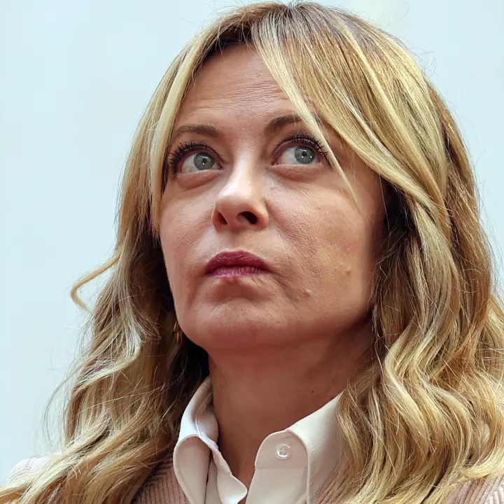 Meloni sceglie l’Ucraina e sfida Vannacci: la linea rossa che può costarle Palazzo Chigi\n