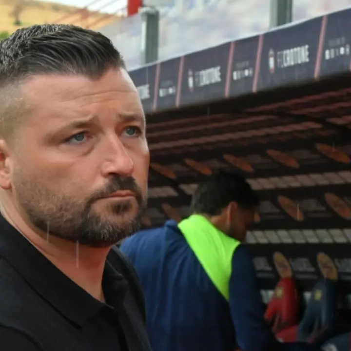 Cosenza, Coppitelli esulta per\u00A0lo 0-0: «Punto e clean sheet molto importanti»