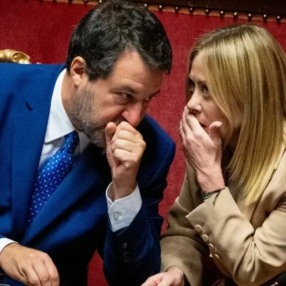Legge elettorale, retroscena sulla telefonata Salvini-Meloni: «Tolgo la fiducia al governo»\n