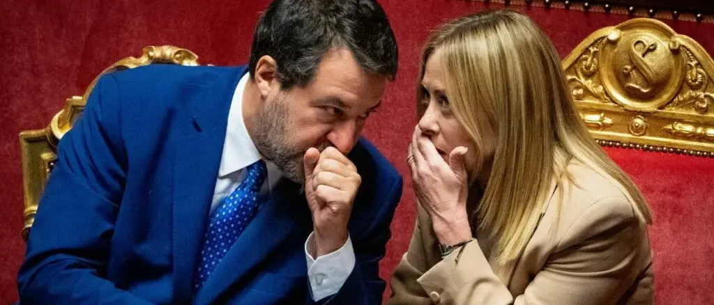 Legge elettorale, retroscena sulla telefonata Salvini-Meloni: «Tolgo la fiducia al governo»\n