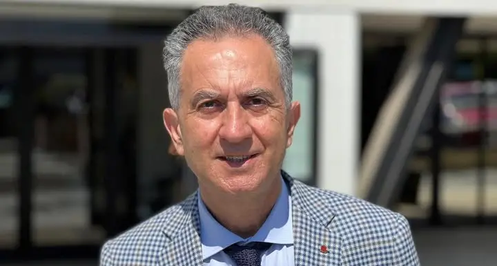 Intelligenza artificiale, all’ex rettore Nicola Leone il Premio Sele d’Oro: riconoscimento per l’eccellenza Unical\n
