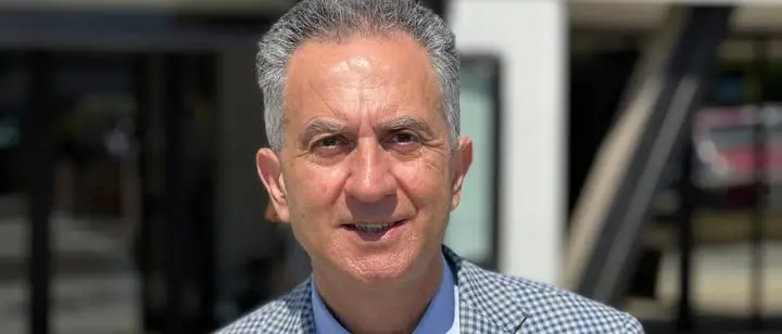 Intelligenza artificiale, all’ex rettore Nicola Leone il Premio Sele d’Oro: riconoscimento per l’eccellenza Unical\n