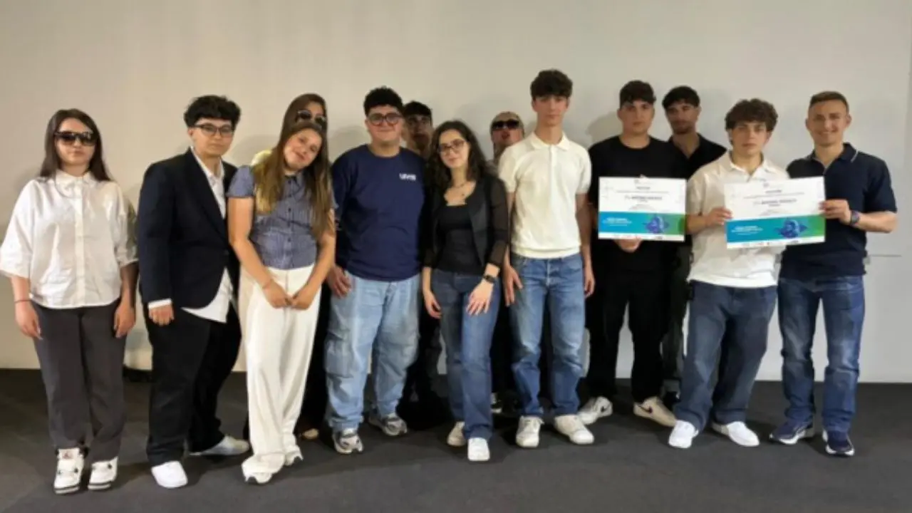 Cosenza, l’istituto Monaco primo classificato\u00A0nell’ambito del “Premio sull’innovazione digitale 2025-2026”\n