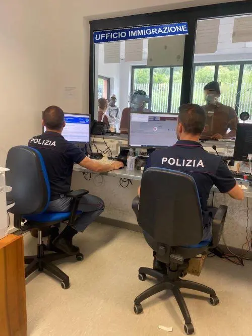 Questura di Catanzaro trattiene straniero ritenuto pericoloso e ne predispone l’espulsione