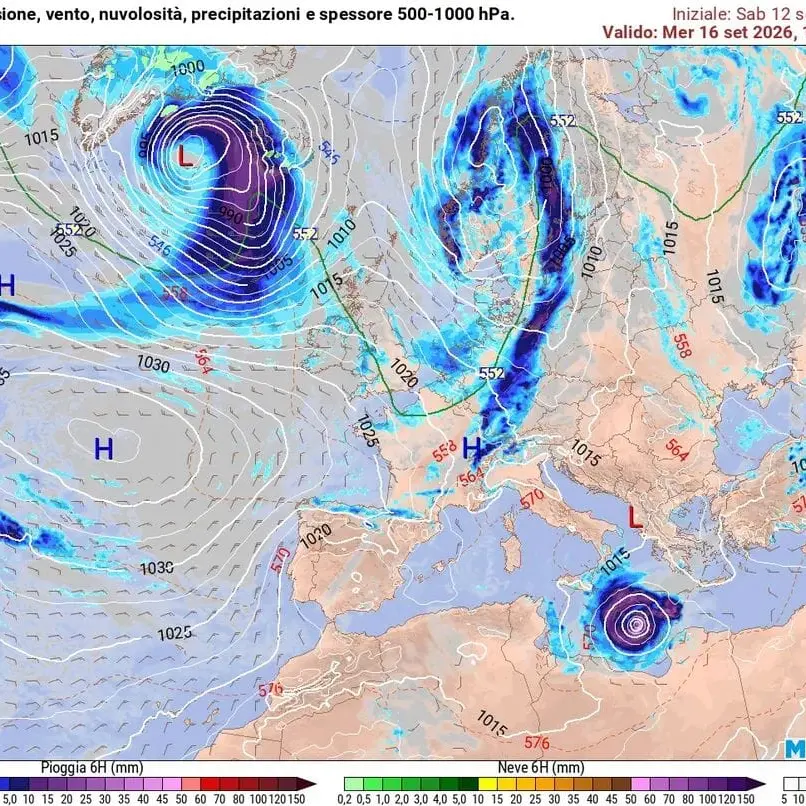 In Calabria dopo il caldo estremo torna la paura: ciclone mediterraneo in arrivo nello Jonio, ecco cosa ci aspetta