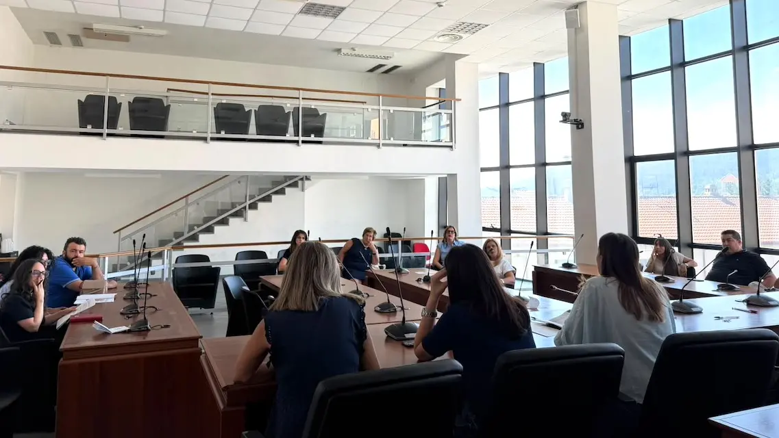 <p>Scuola Marconi di San Giovanni in Fiore pronta ad accogliere gli alunni</p>\\n