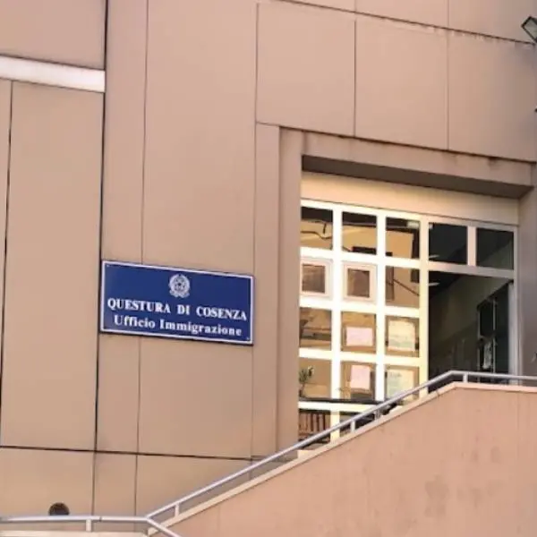 Cosenza, straniero irregolare trasferito nel Cpr di Potenza in vista del rimpatrio\n