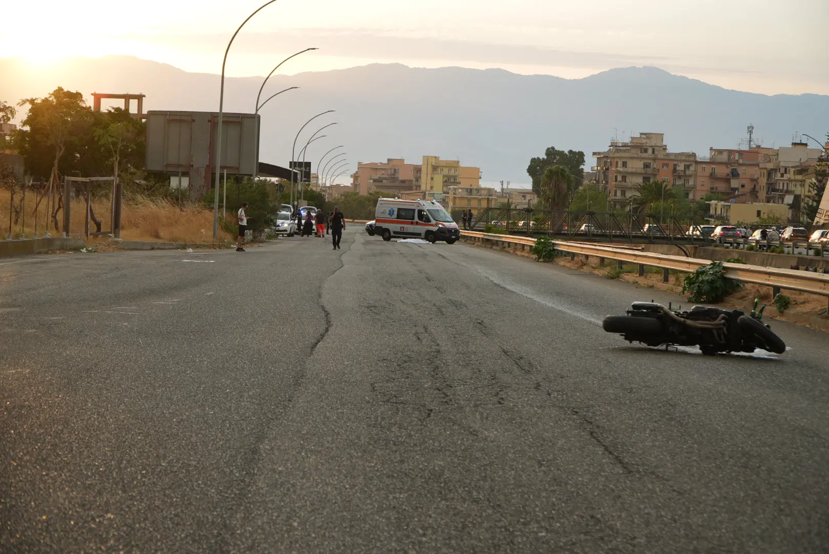 Incidente sulle Bretelle del Calopinace, necessari ulteriori interventi ma le condizioni di Giovanni restano stabili\n
