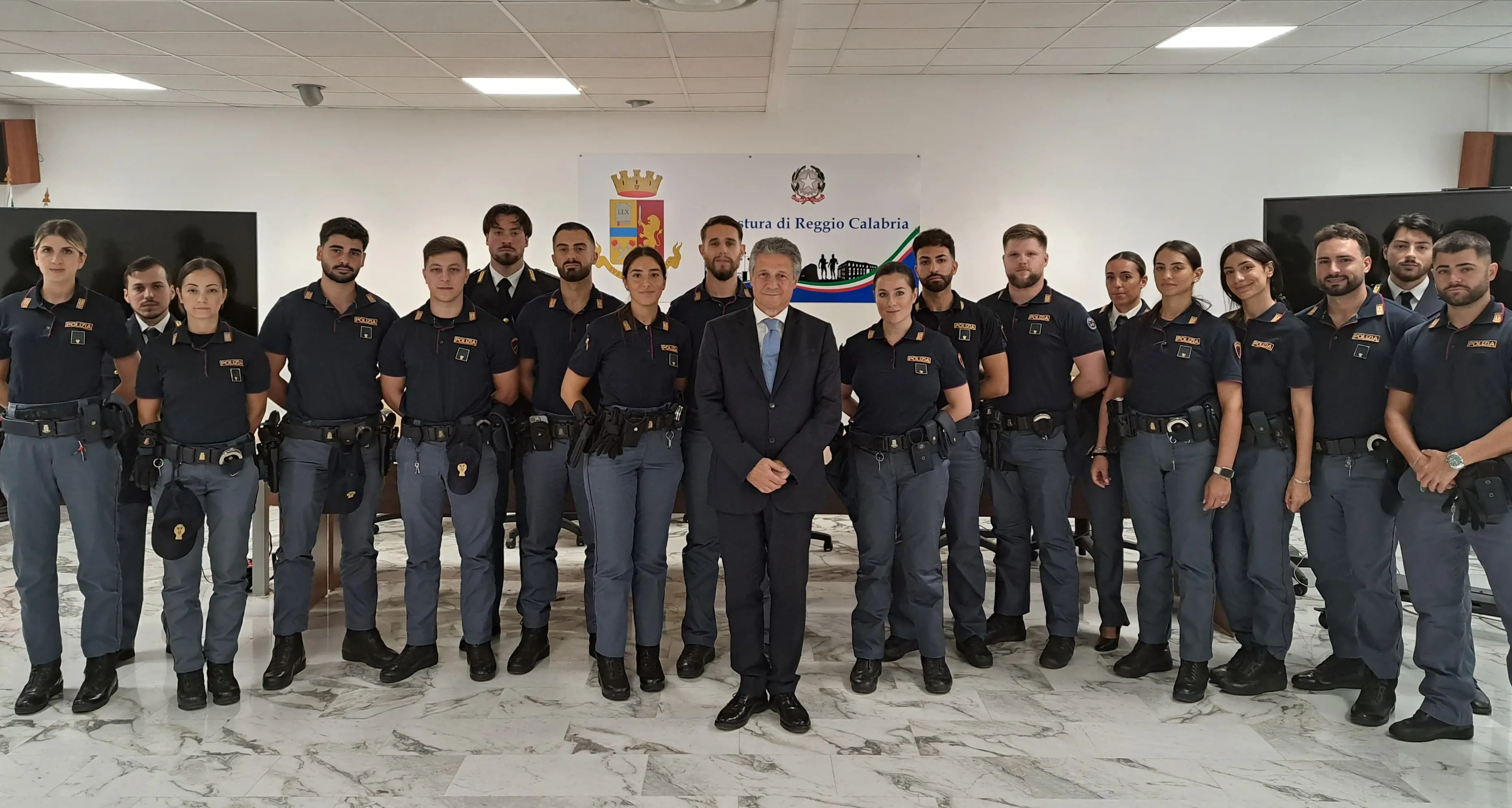 Reggio, la Polizia di Stato saluta\u00A030 agenti della Polizia di Stato trasferiti da altre sedi\n